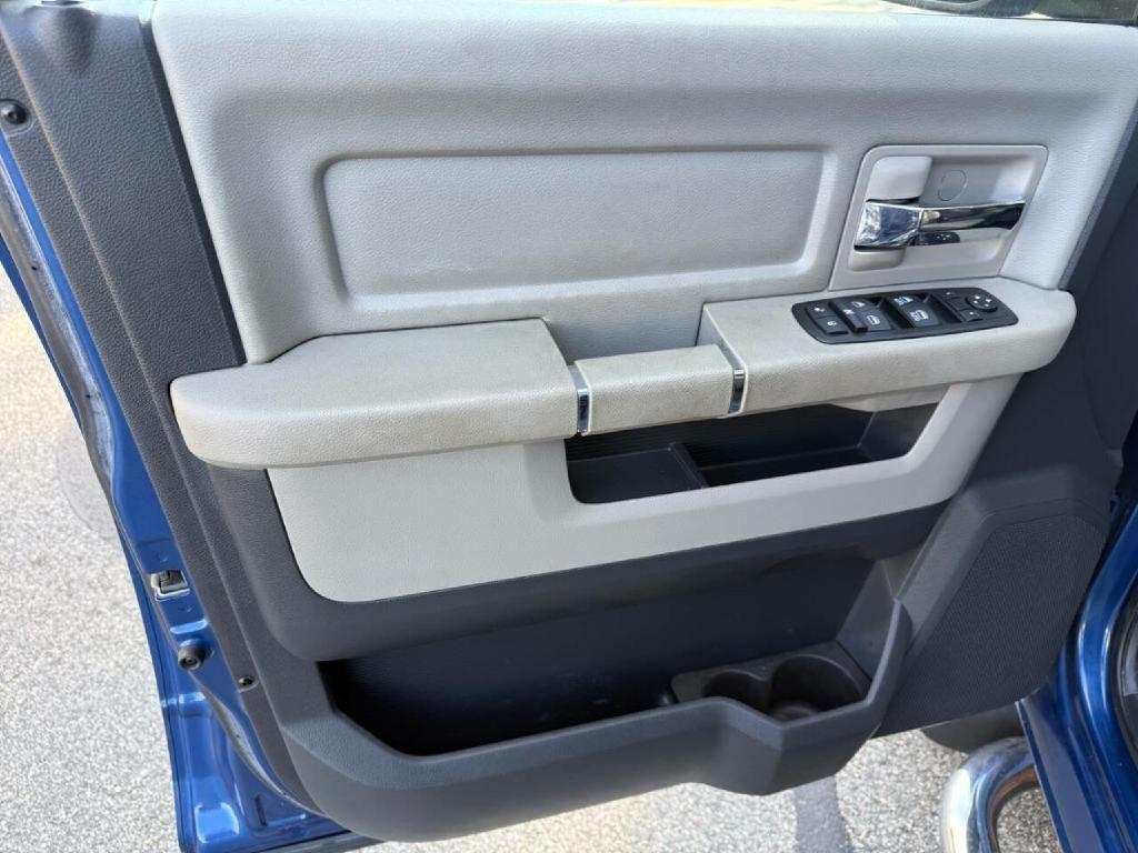 RAM 1500 SLT Crew Cab 4WD 2011