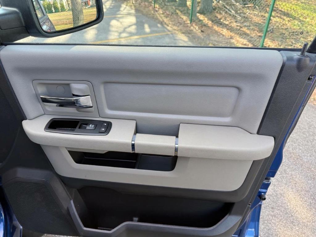 RAM 1500 SLT Crew Cab 4WD 2011