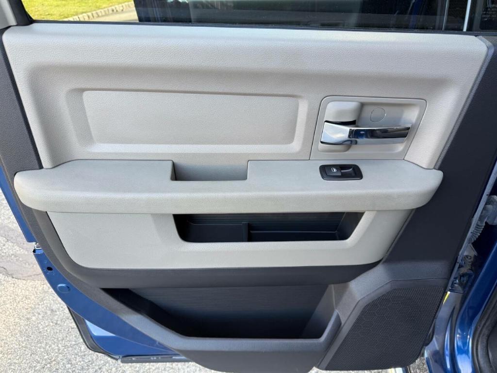 RAM 1500 SLT Crew Cab 4WD 2011