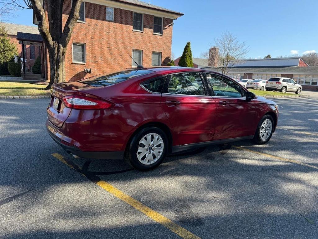 Ford Fusion S 2013