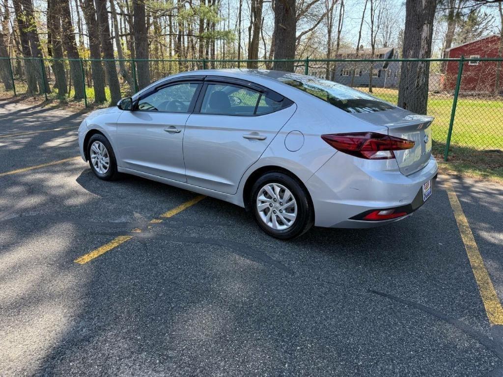 Hyundai Elantra SE 6M 2020