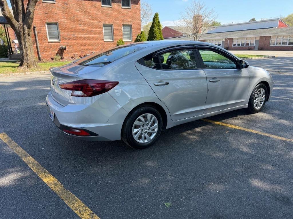 Hyundai Elantra SE 6M 2020