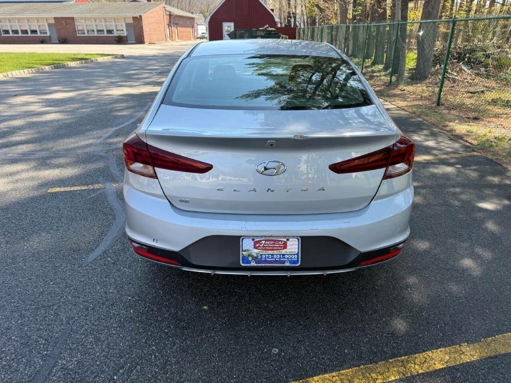 Hyundai Elantra SE 6M 2020