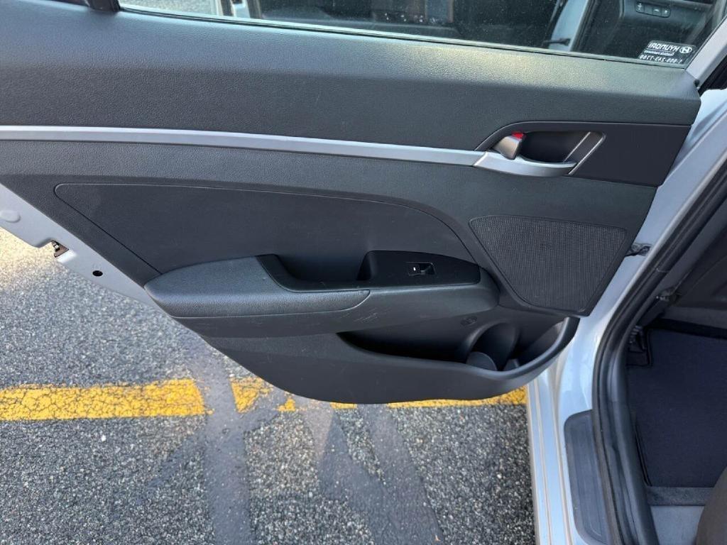 Hyundai Elantra SE 6M 2020