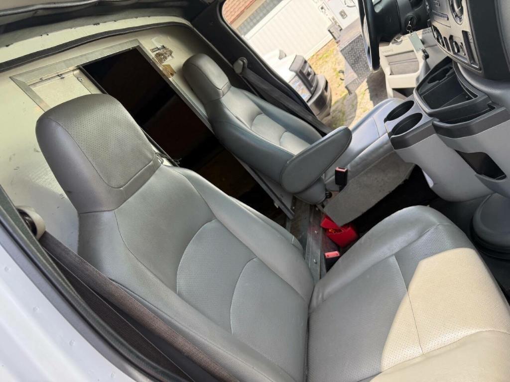 Ford Econoline E-350 Super Duty 2018