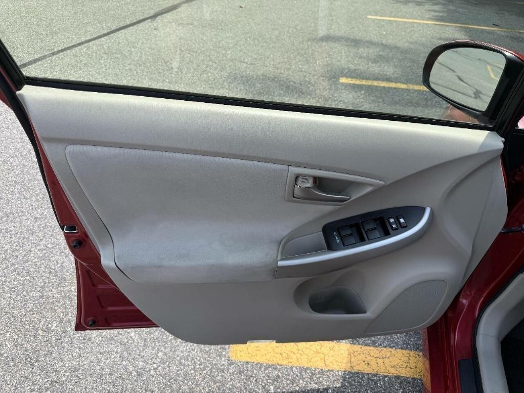 Toyota Prius Prius V 2012