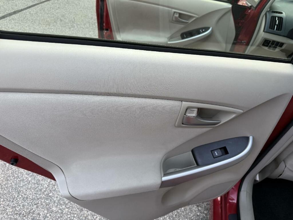 Toyota Prius Prius V 2012