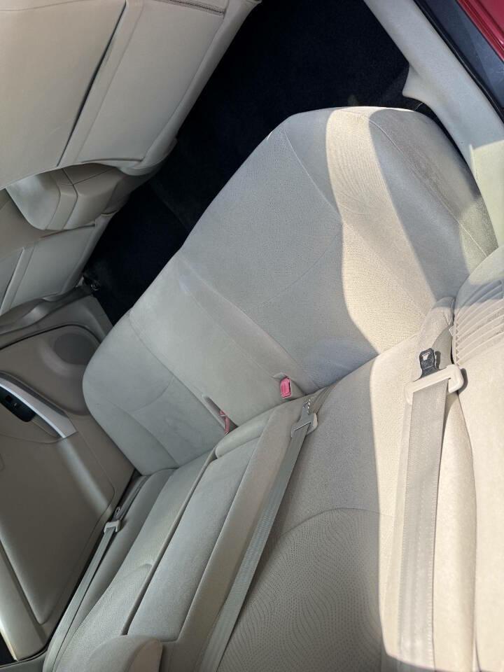 Toyota Prius Prius V 2012