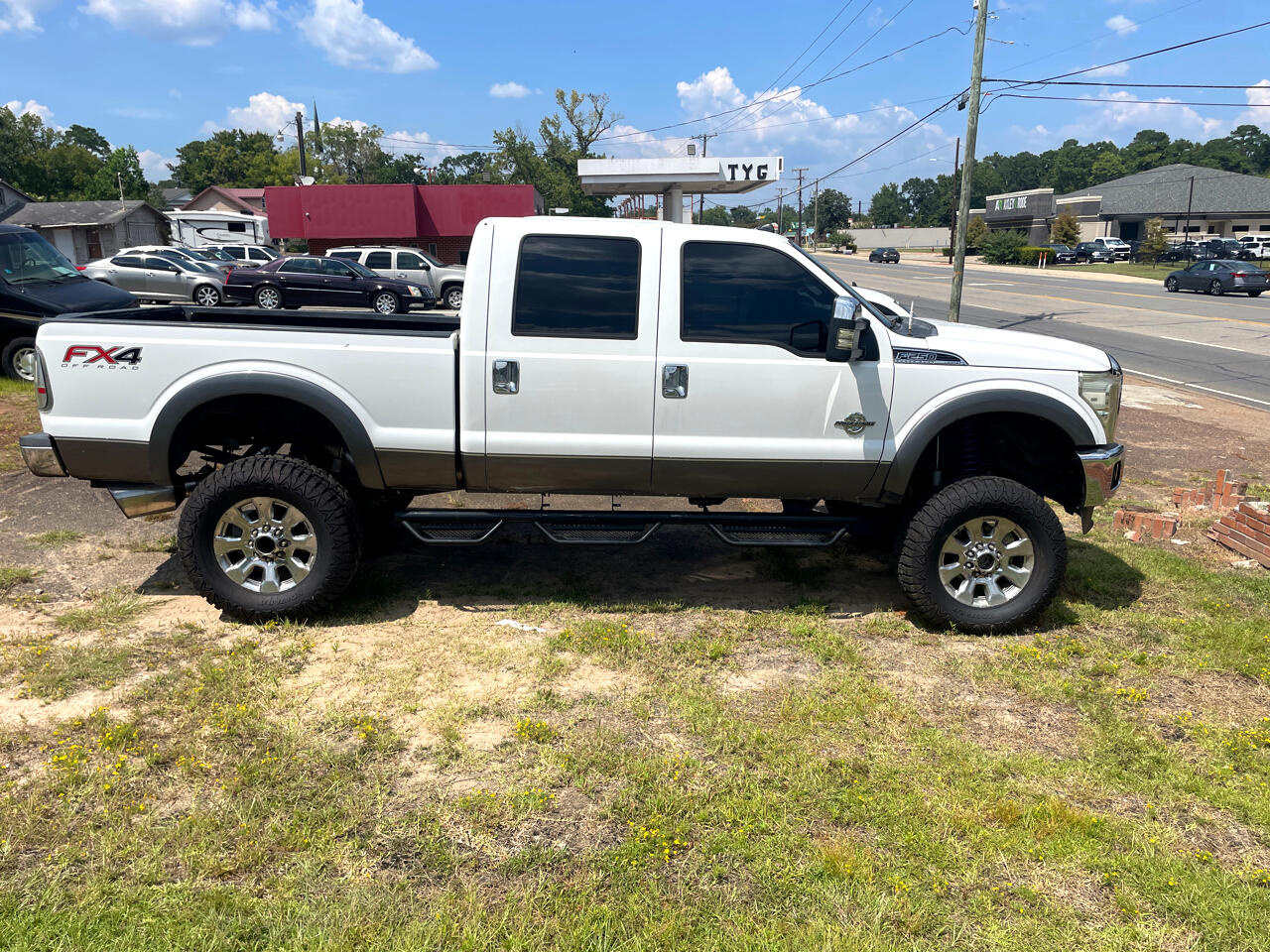 Used Car 2012 Ford F-250 Sd  Lariat Crew Cab Swb 4wd For Sale Under $25,000 In Lufkin, Texas