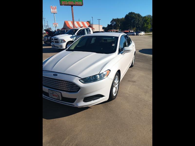 Ford Fusion SE 2015