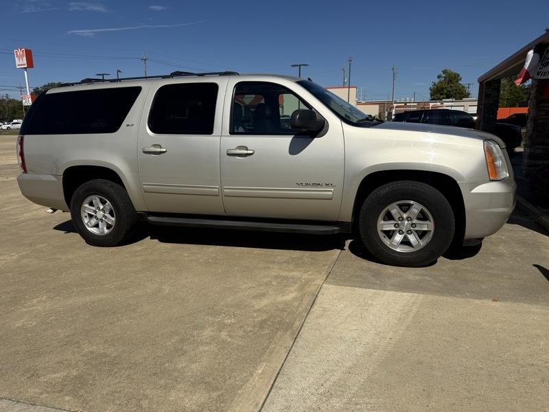 GMC Yukon XL SLT 1/2 Ton 2WD 2014
