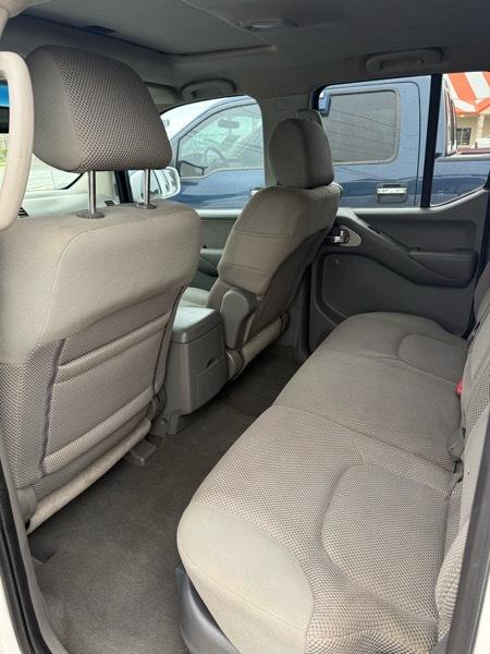Nissan Frontier LE Crew Cab 2WD 2006