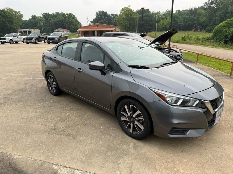 Nissan Versa SV 2021