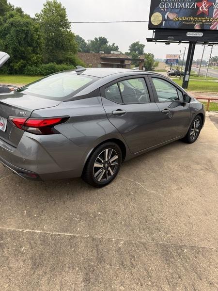 Nissan Versa SV 2021