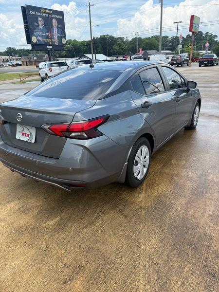 Nissan Versa S CVT 2021