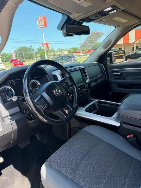 RAM 1500 SLT Crew Cab SWB 4WD 2016