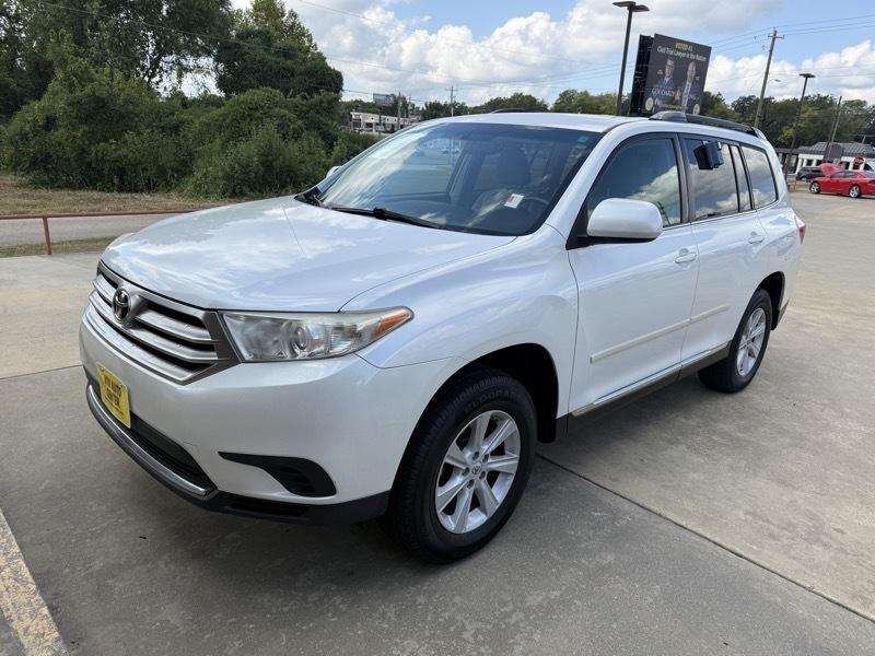 Toyota Highlander Base 2WD I4 2012