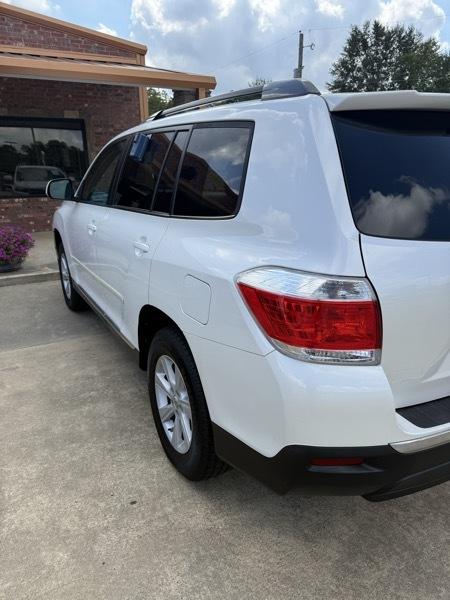Toyota Highlander Base 2WD I4 2012
