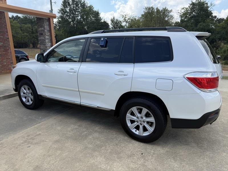 Toyota Highlander Base 2WD I4 2012