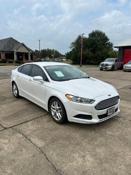 Ford Fusion SE 2015
