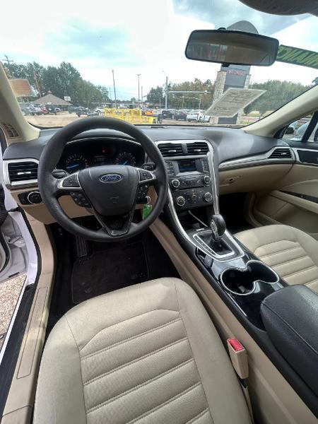 Ford Fusion SE 2015