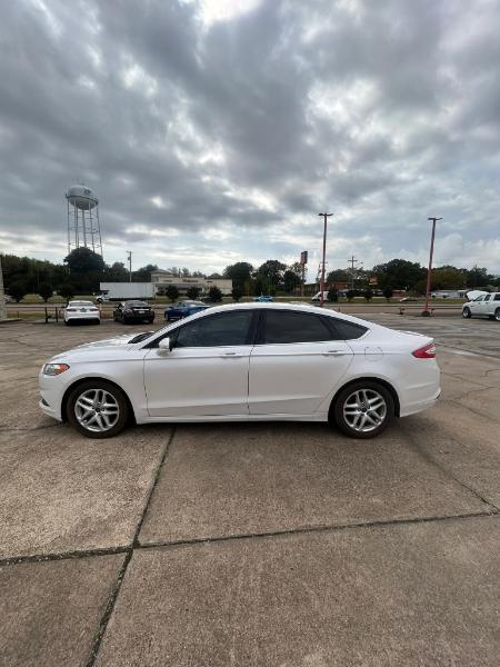 Ford Fusion SE 2015