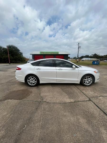 Ford Fusion SE 2015