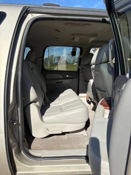 GMC Yukon XL SLT 1/2 Ton 2WD 2014