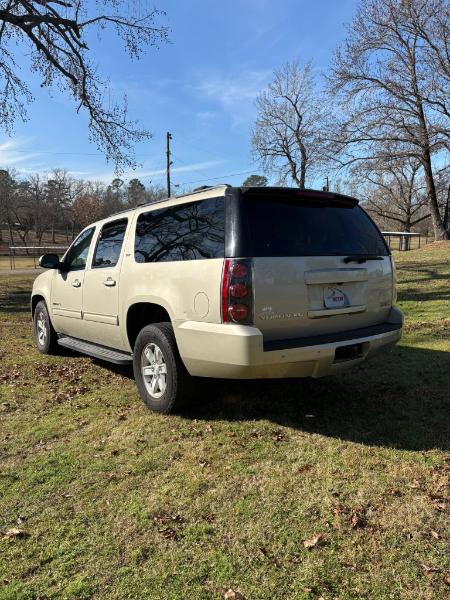 GMC Yukon XL SLT 1/2 Ton 2WD 2014