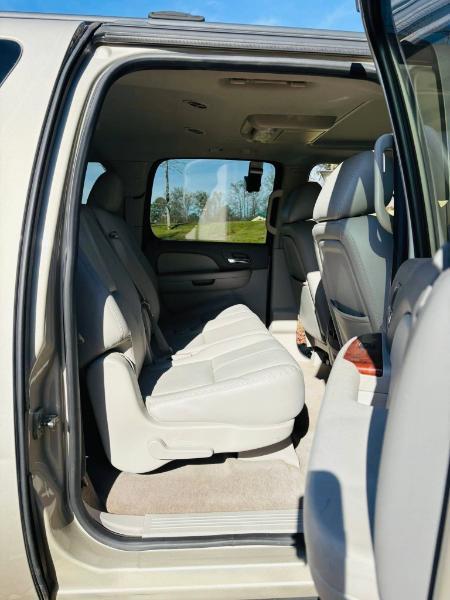 GMC Yukon XL SLT 1/2 Ton 2WD 2014