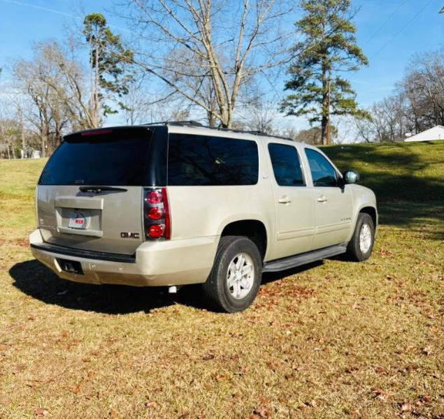 GMC Yukon XL SLT 1/2 Ton 2WD 2014