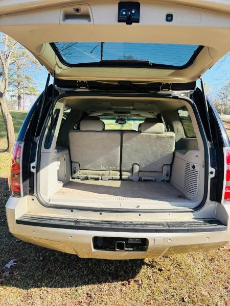 GMC Yukon XL SLT 1/2 Ton 2WD 2014