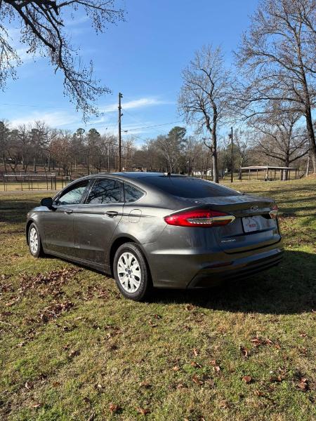Ford Fusion S 2019
