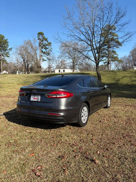 Ford Fusion S 2019