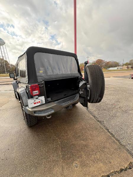 Jeep Wrangler Unlimited Sahara 4WD 2016