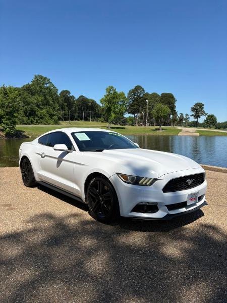 Ford Mustang EcoBoost Coupe 2015