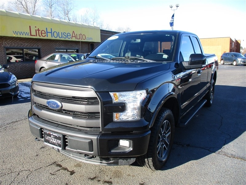 Ford F-150 4WD SuperCab 163" Lariat w/HD Payload Pkg 2015