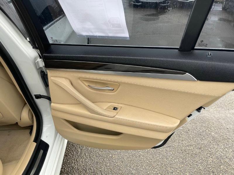 BMW 5-Series 528i xDrive 2013