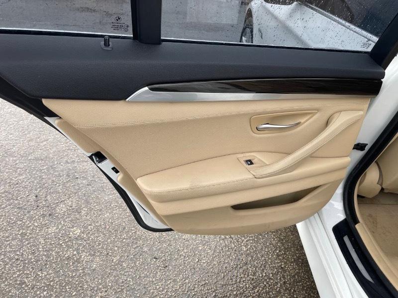 BMW 5-Series 528i xDrive 2013