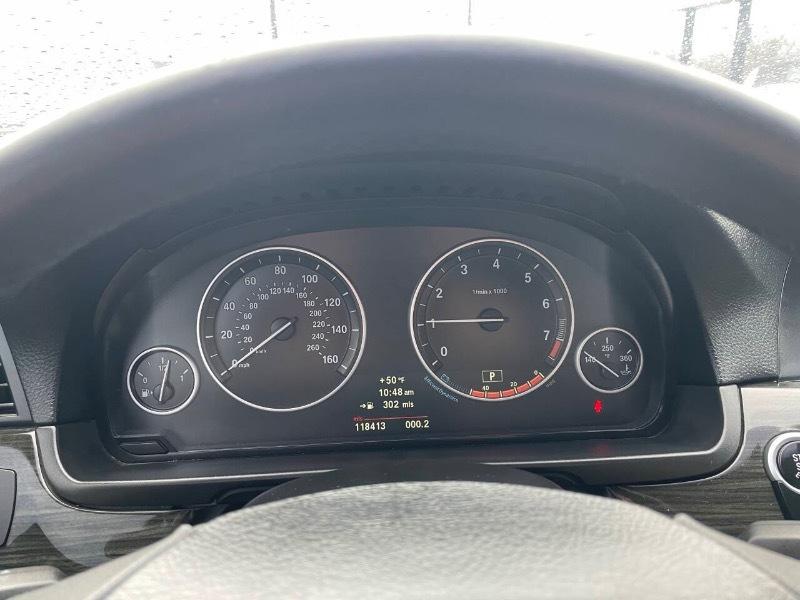 BMW 5-Series 528i xDrive 2013