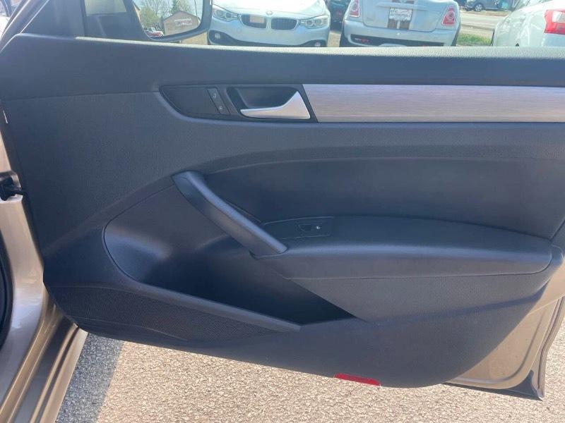 Volkswagen Passat SE 6A 2015