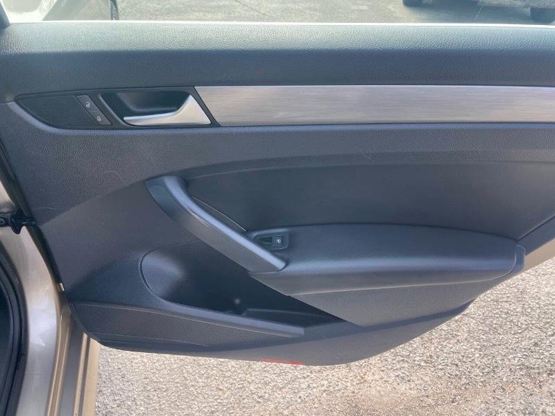 Volkswagen Passat SE 6A 2015