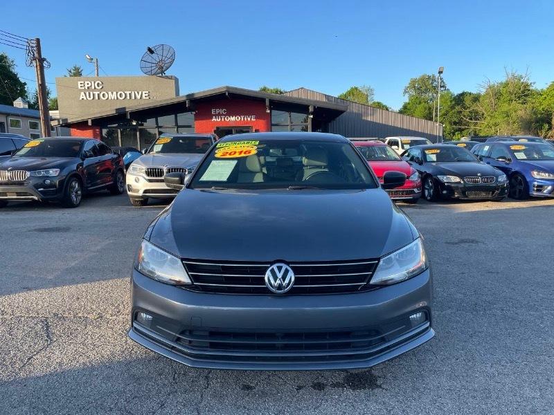 Volkswagen Jetta SE 6A 2016