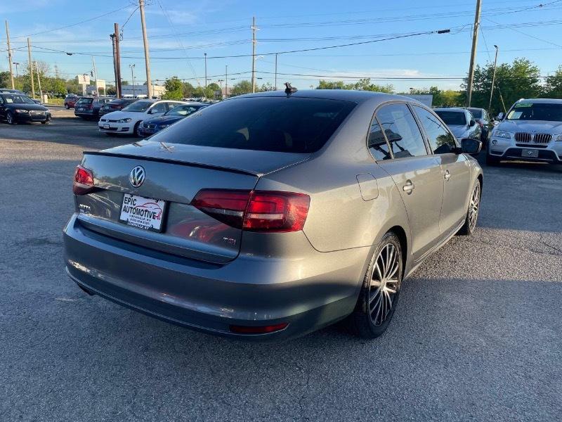 Volkswagen Jetta SE 6A 2016