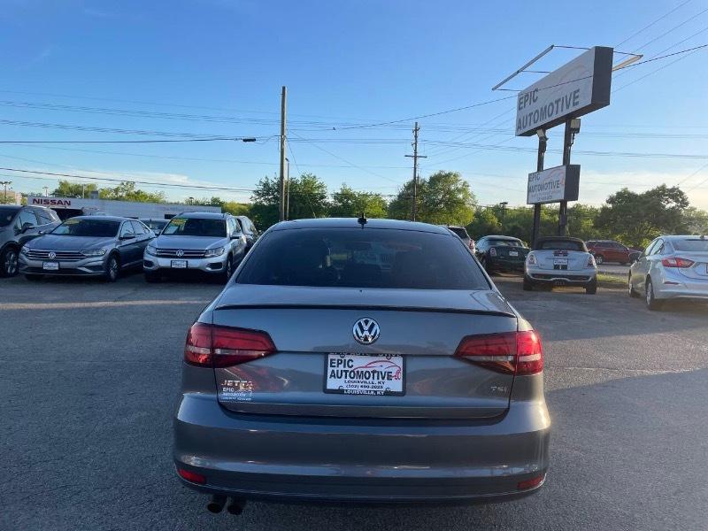 Volkswagen Jetta SE 6A 2016