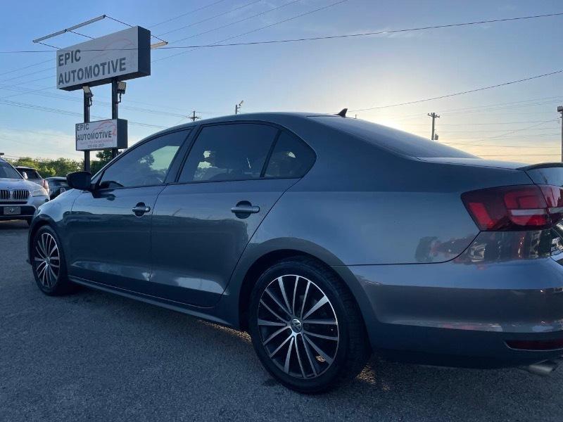 Volkswagen Jetta SE 6A 2016