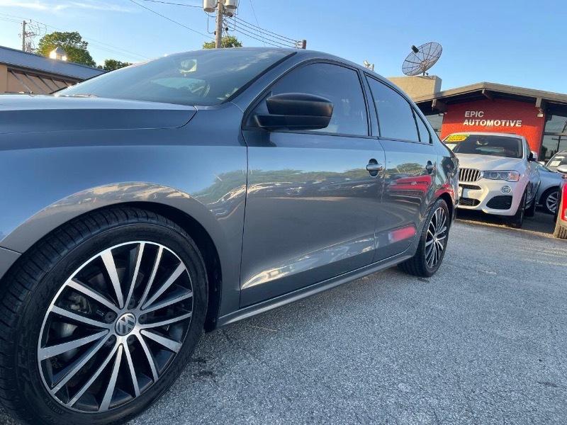 Volkswagen Jetta SE 6A 2016