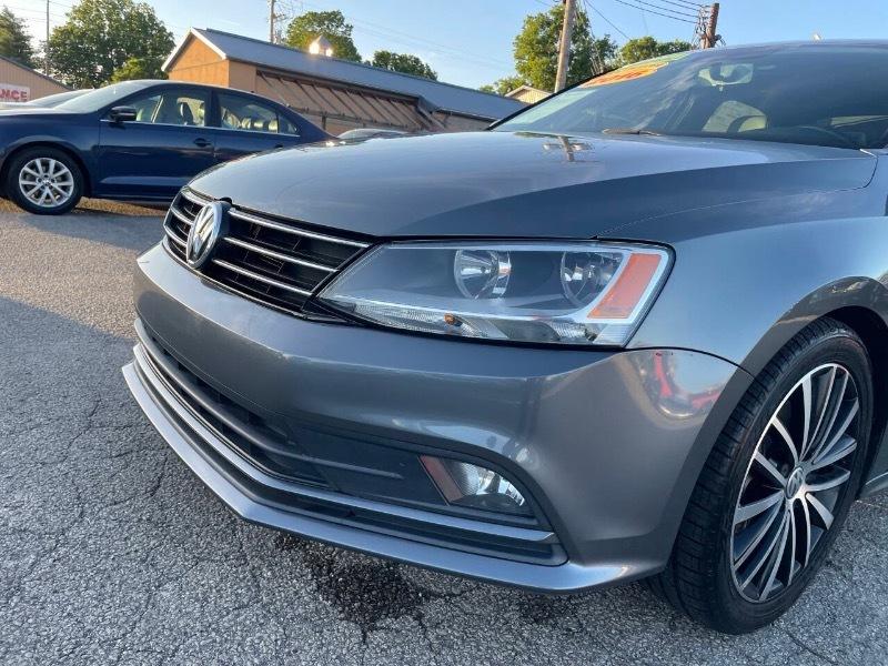 Volkswagen Jetta SE 6A 2016