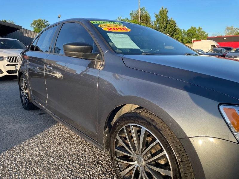 Volkswagen Jetta SE 6A 2016