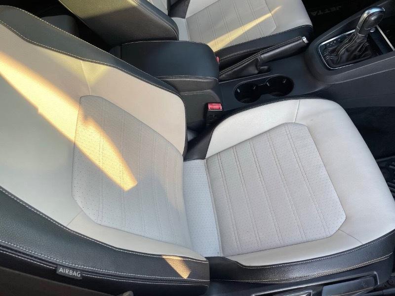 Volkswagen Jetta SE 6A 2016